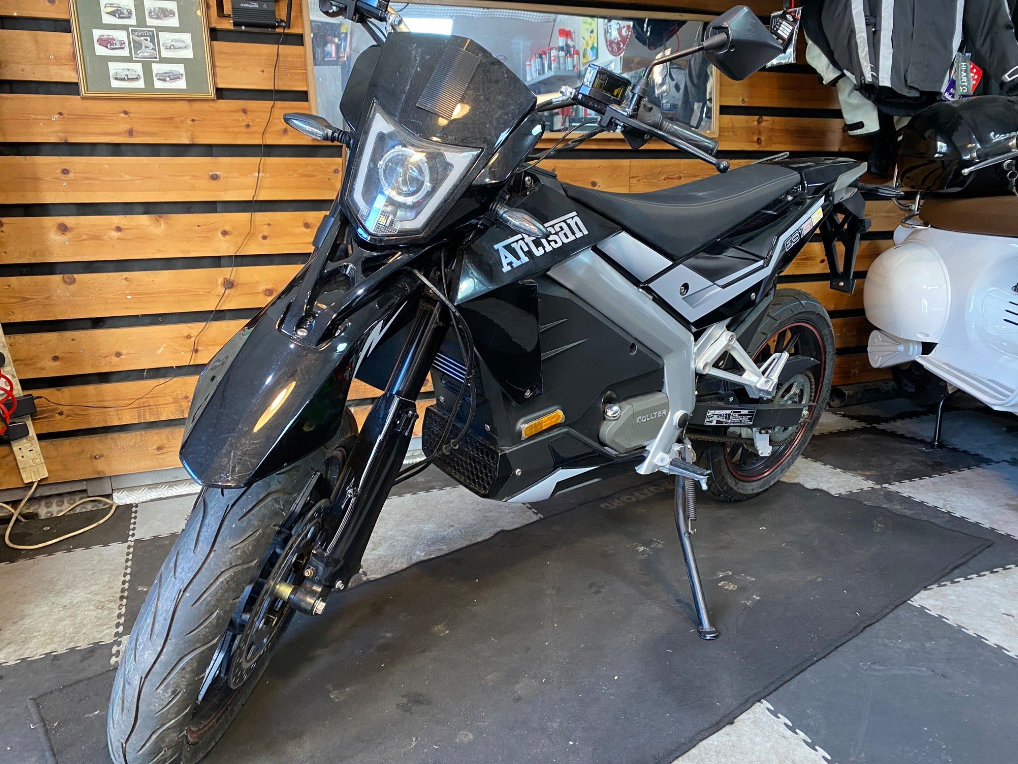 Artisan electric motorbike deals